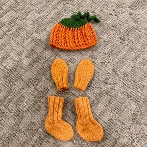 Baby Pumpkin Knit Hat Mittens Socks 0-3M